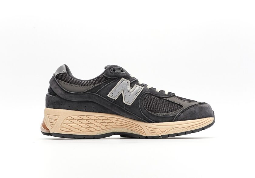 New Balance 2002R M2002RHO Grey Suede - Image 2