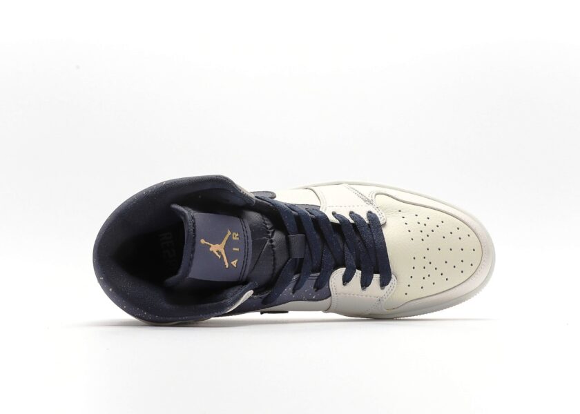 Air Jordan 1 Mid Jeter - Image 3