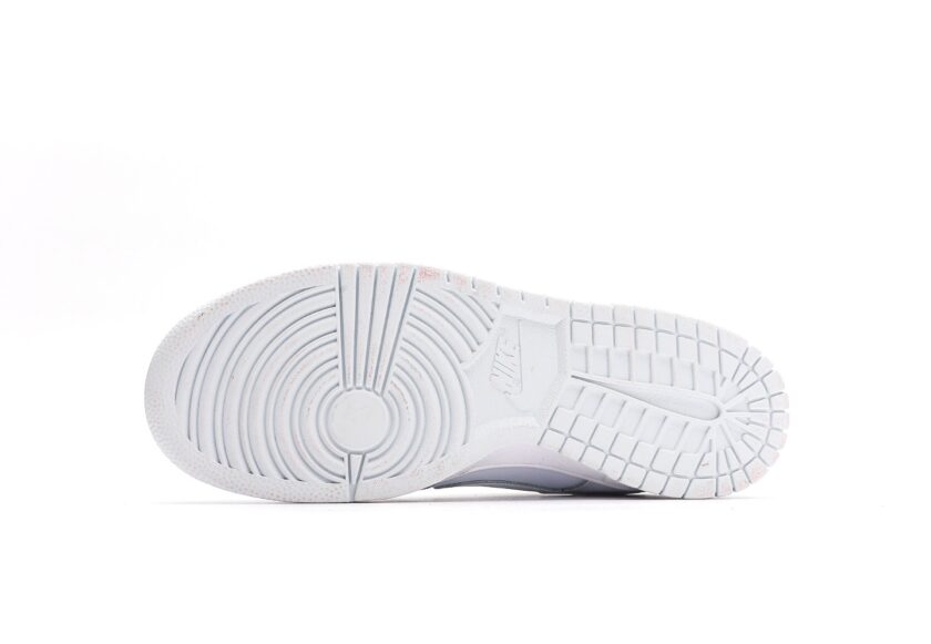 Dunk Low "White/Pure Platinum" - Image 4