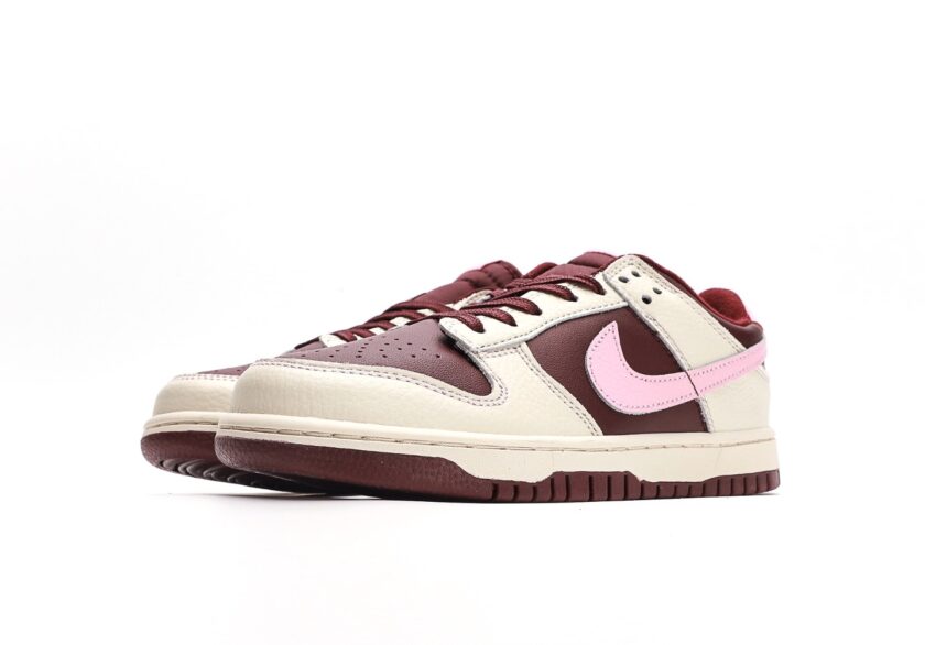 Dunk Low "Valentine's Day" - Image 5