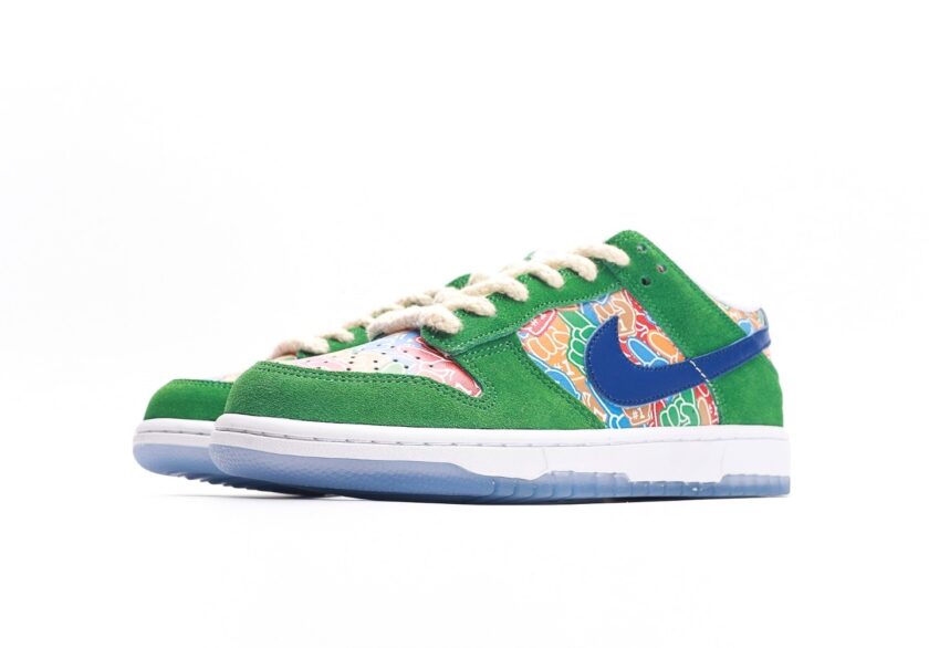 Dunk Low "Foam Finger" - Image 5