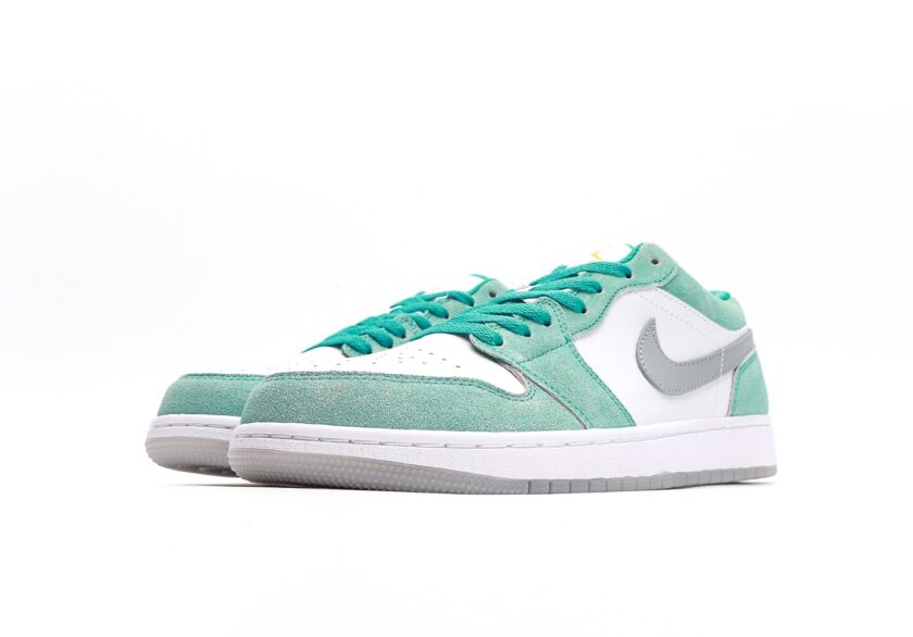 Air Jordan 1 Low "New Emerald" - Image 5