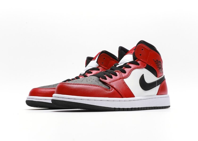 Air Jordan 1 Mid Chicago Toe - Image 5