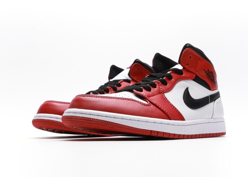 Air Jordan 1 Mid Chicago - Image 5