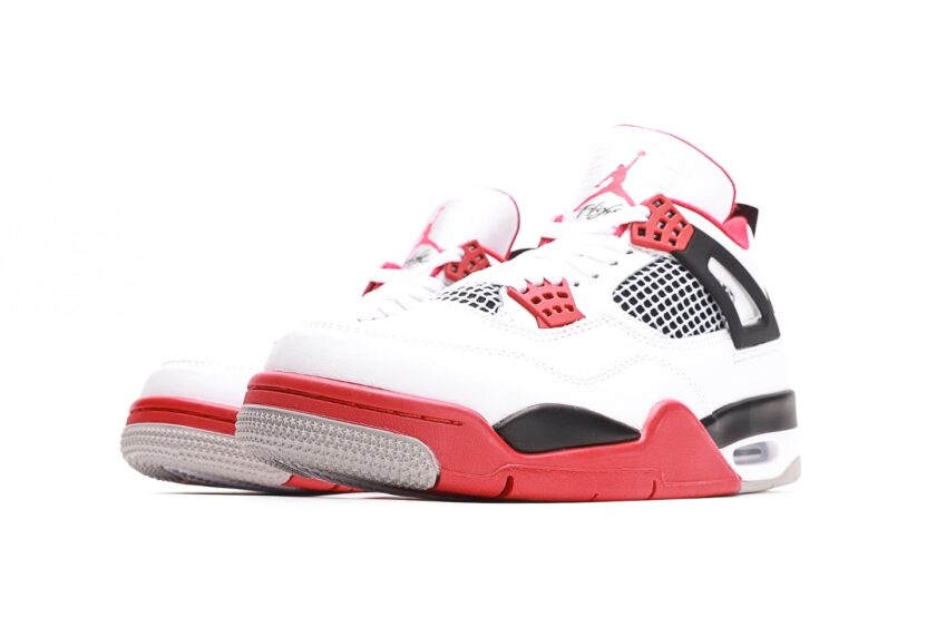 Air Jordan 4 OG Fire Red - Image 5