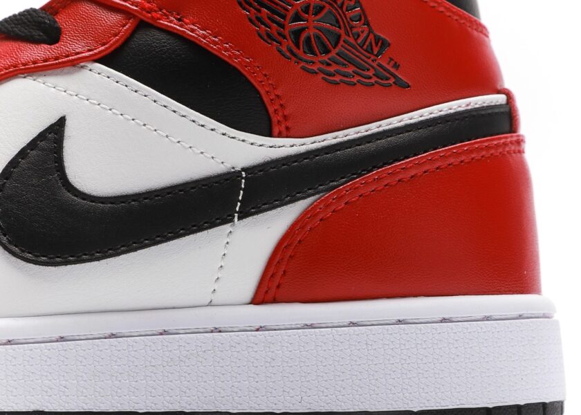 Air Jordan 1 Mid Chicago Toe - Image 7