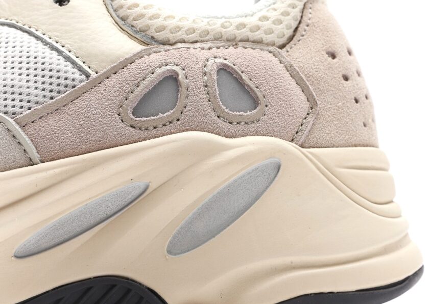 Yeezy Boost 700 Analog - Image 7