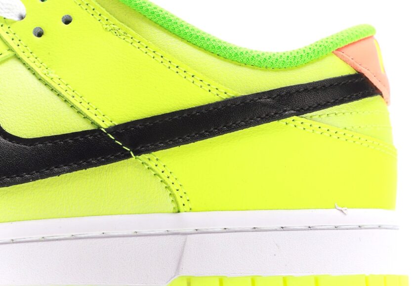 Dunk Low Glow-In-The-Dark - Image 7