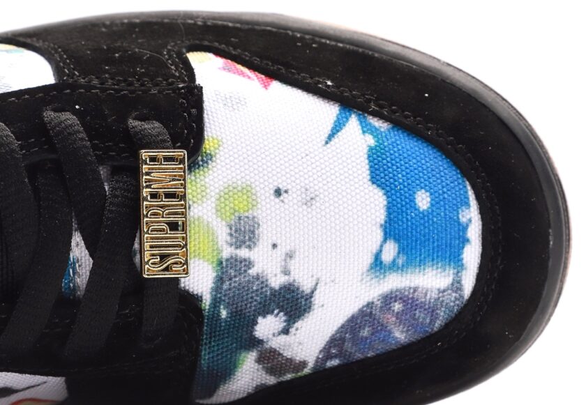 Supreme x Nike SB Dunk Low - Image 8