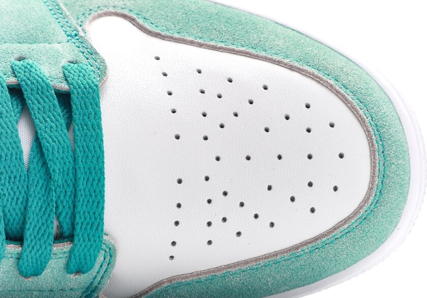 Air Jordan 1 Low "New Emerald" - Image 8