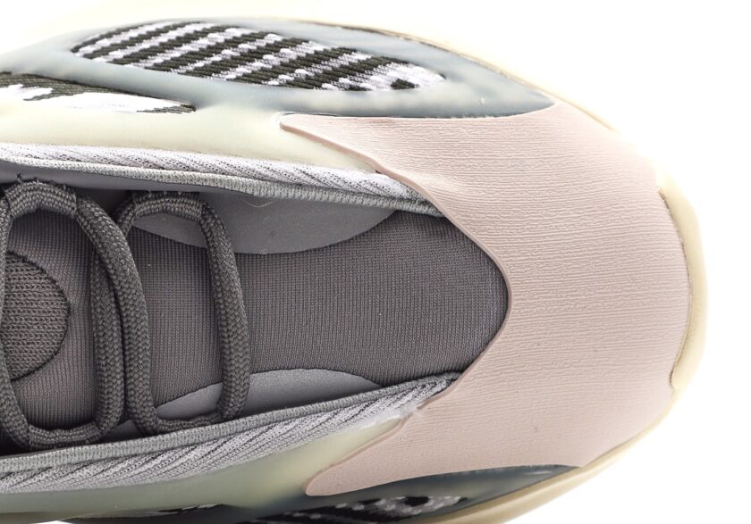 Yeezy 700 V3 Fade Salt - Image 8