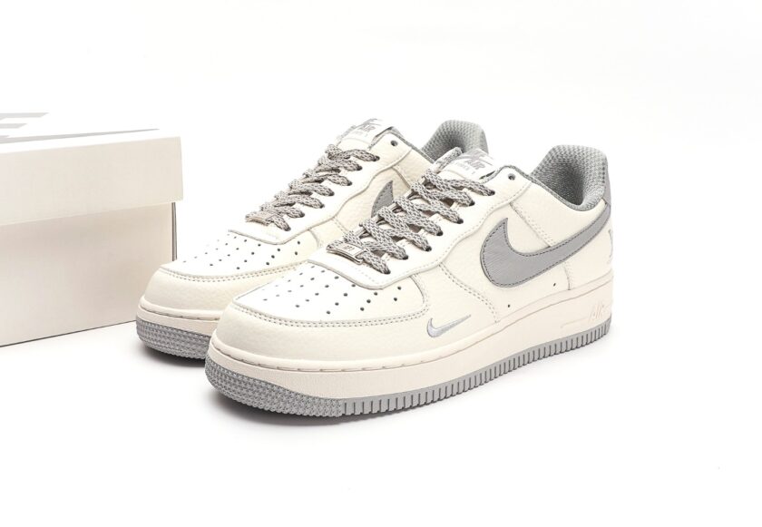 Custom Air Force 1 Low LV Signature - Image 9