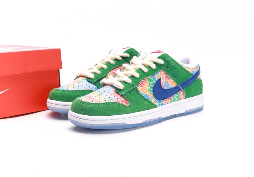 Dunk Low "Foam Finger" - Image 9