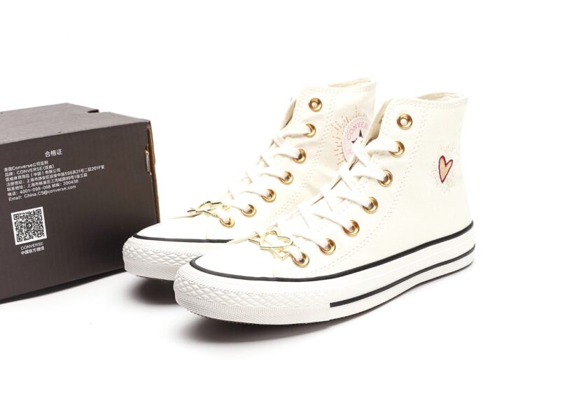 Chuck Taylor High Hearts White - Image 9