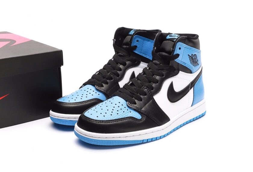 Air Jordan 1 Retro High OG "University Blue/Black" - Image 9