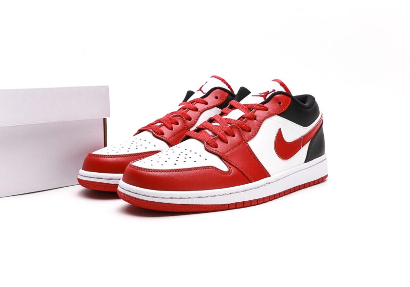 Air Jordan 1 Low Reverse Black Toe - Image 9