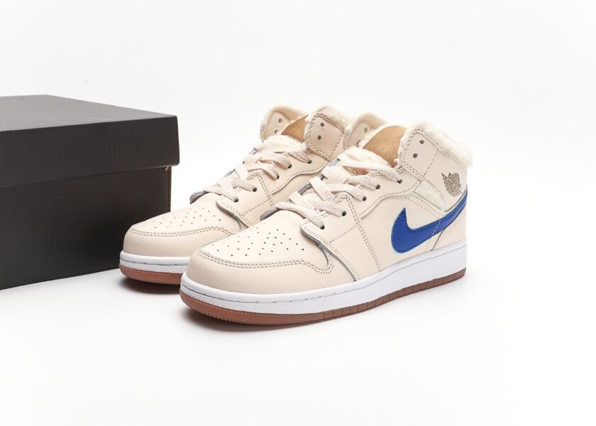 Air Jordan 1 Mid GS Fleece Pearl White - Image 9