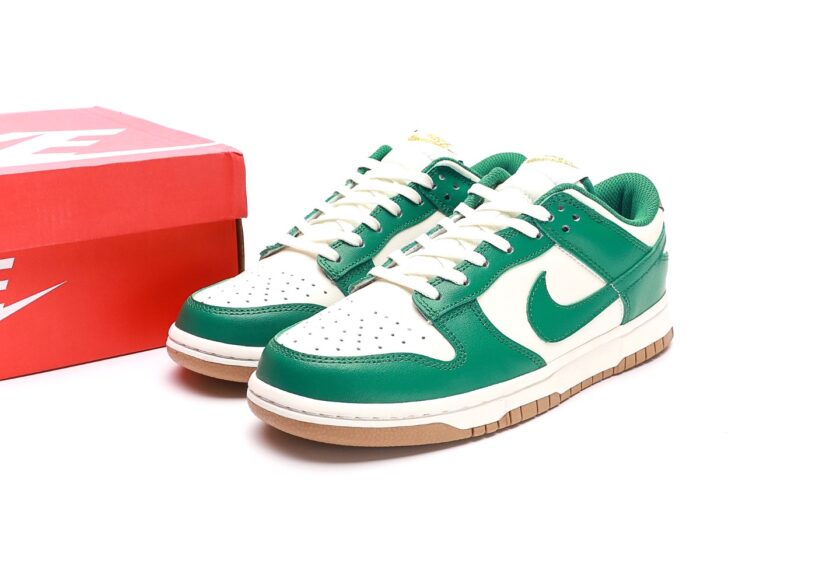 Dunk Low "Green/Gold" - Image 9