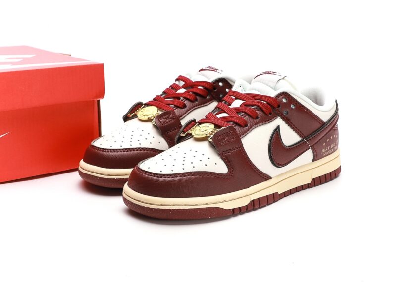 Dunk Low "Team Red/Sail" - Image 9