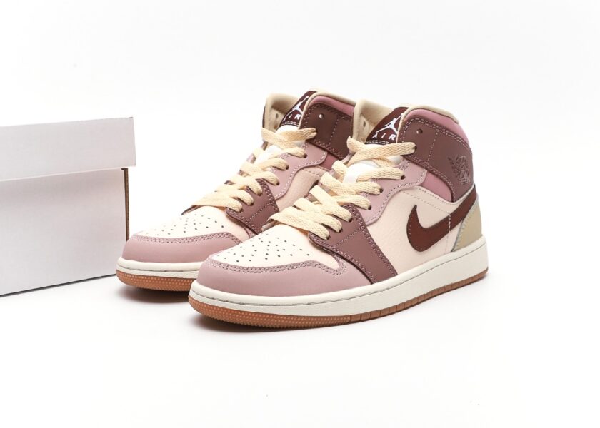 Air Jordan 1 Mid WMNS - Image 9