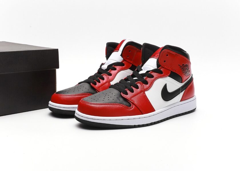 Air Jordan 1 Mid Chicago Toe - Image 9