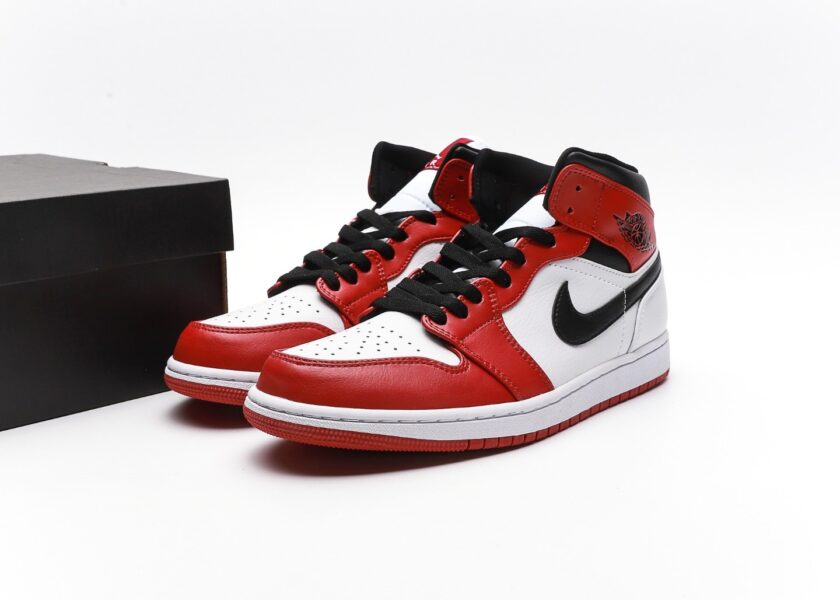 Air Jordan 1 Mid Chicago - Image 9