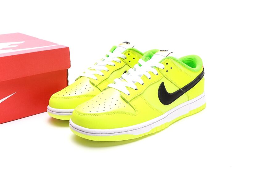 Dunk Low Glow-In-The-Dark - Image 9