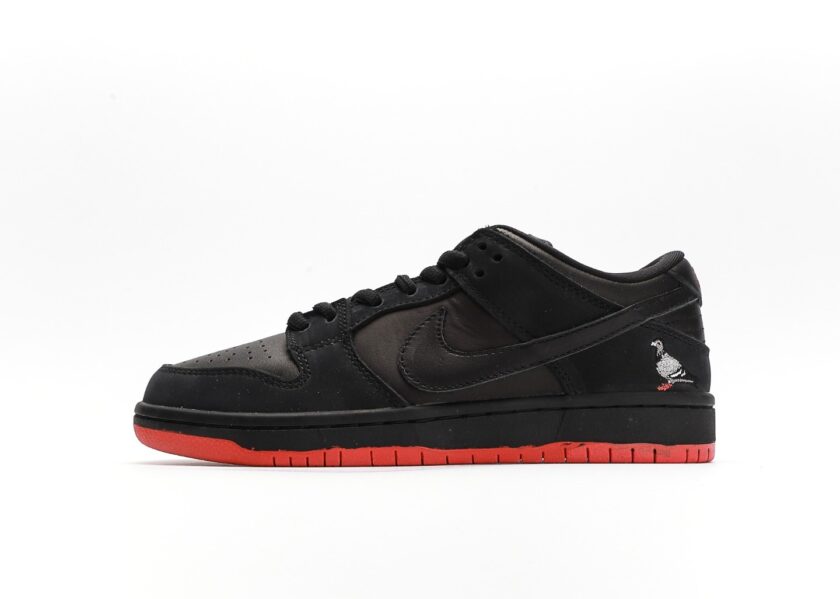 SB Dunk Low Black Pigeon