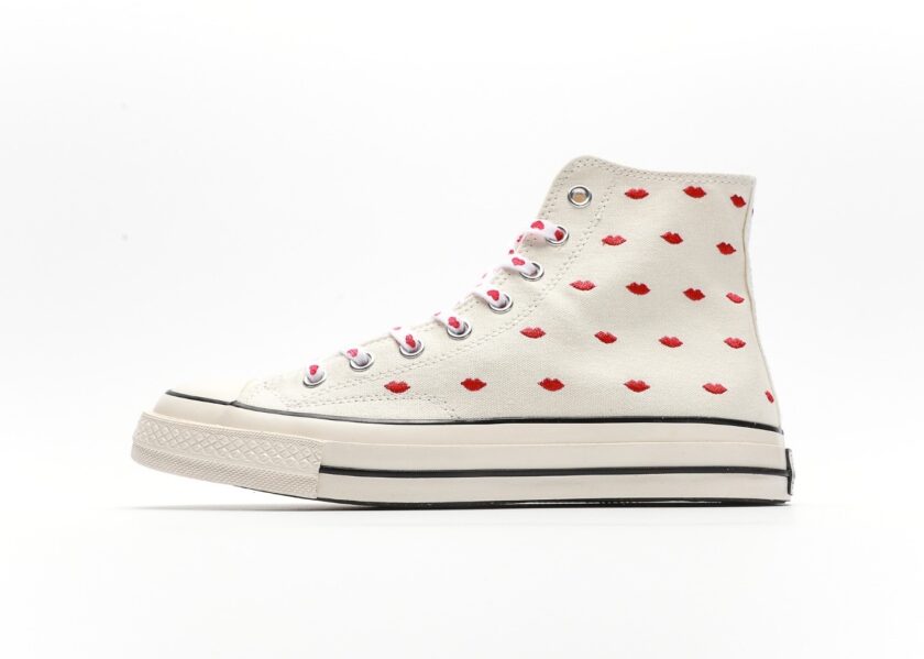 Chuck Taylor All-Star 70 Hi Embroidered Lips Vintage White