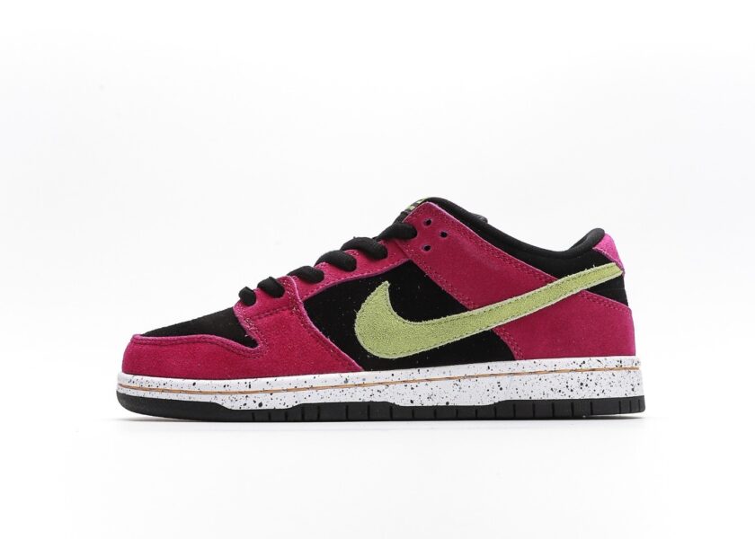 SB Dunk Low Plum