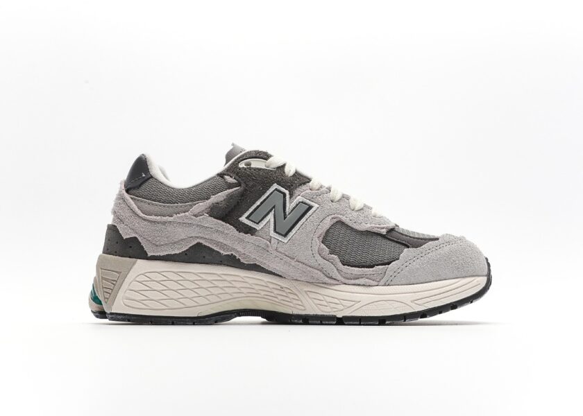 New Balance 2002R Protection Pack Rain Matt - Image 2