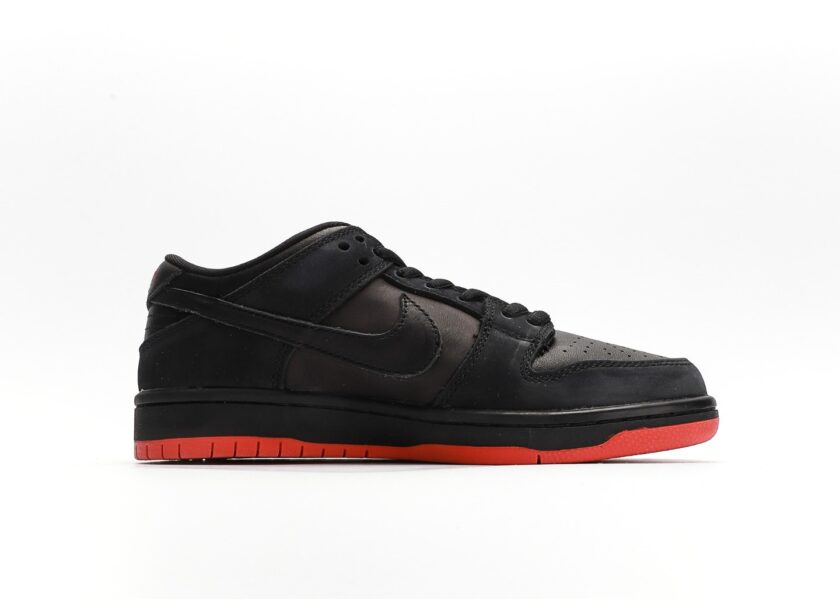 SB Dunk Low Black Pigeon - Image 2