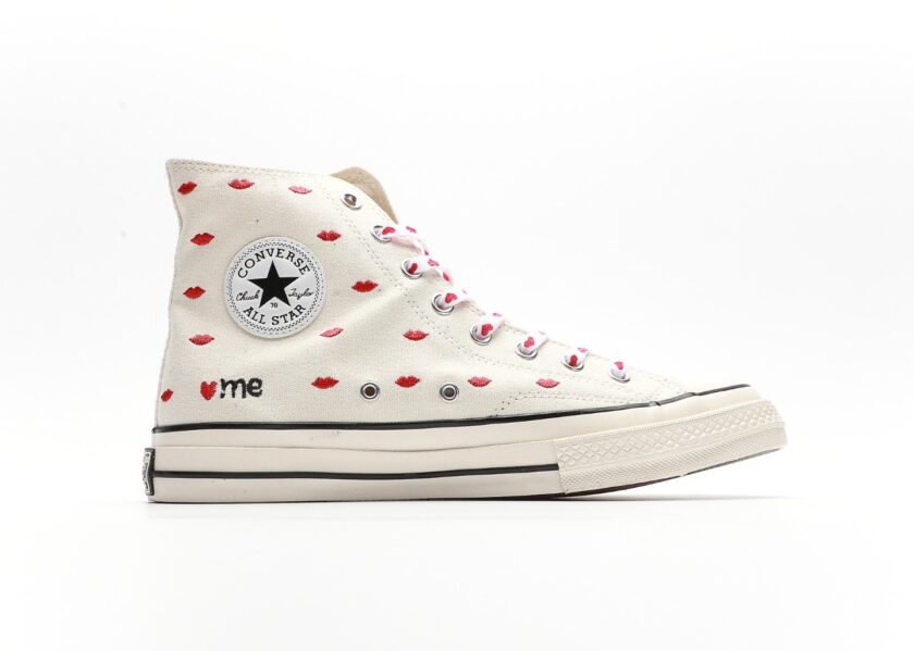 Chuck Taylor All-Star 70 Hi Embroidered Lips Vintage White - Image 2