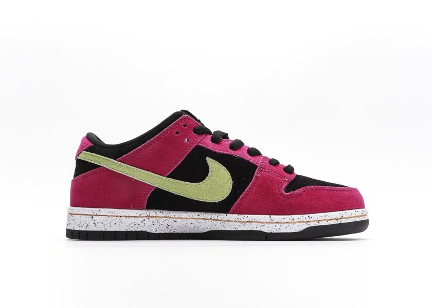 SB Dunk Low Plum - Image 2