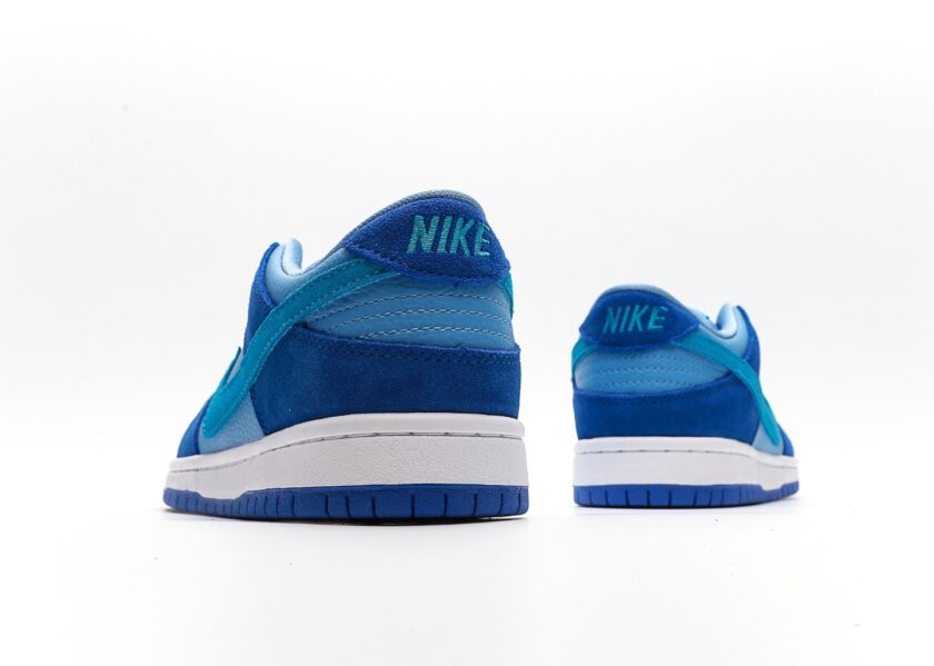 SB Dunk Low "Blue Raspberry" - Image 6