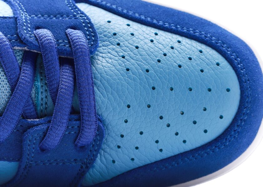 SB Dunk Low "Blue Raspberry" [PK GOD] - Image 8