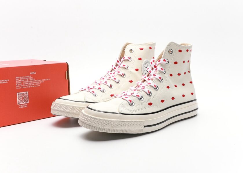 Chuck Taylor All-Star 70 Hi Embroidered Lips Vintage White - Image 9