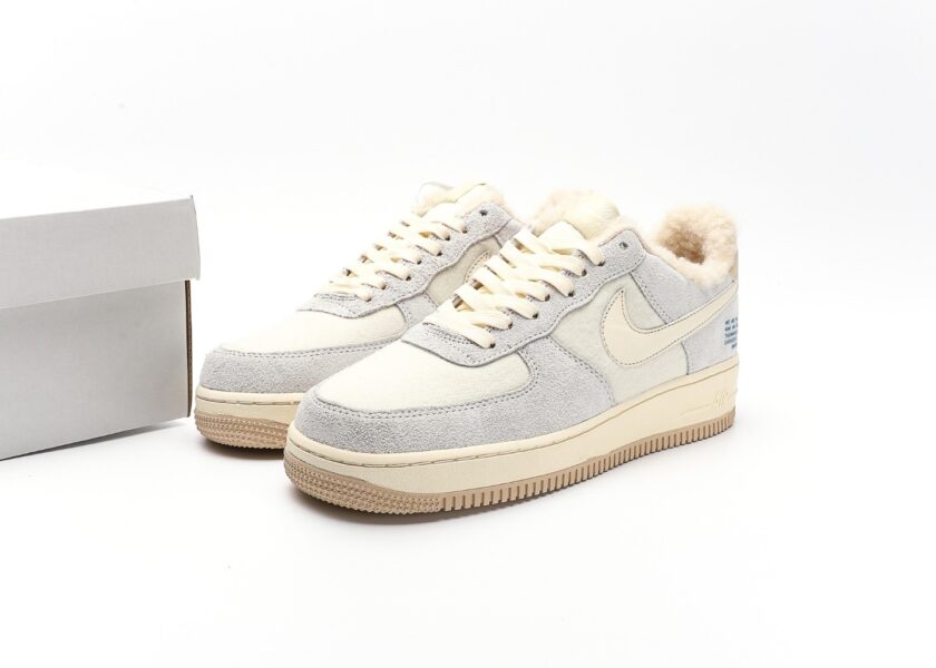 Air Force 1 Low '07 LV8 Sherpa Photon Dust - Image 9