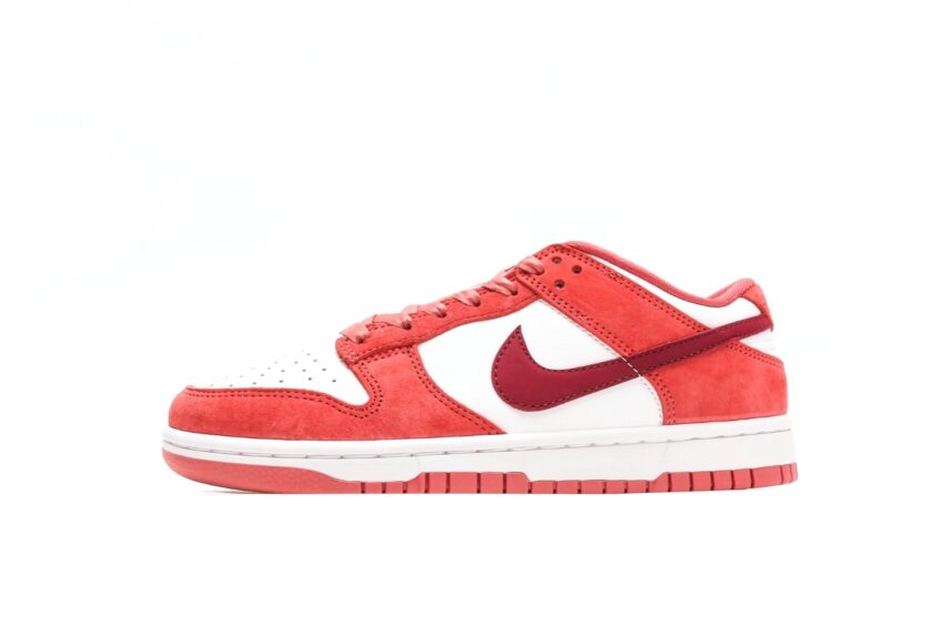 Dunk Low Valentine's Day