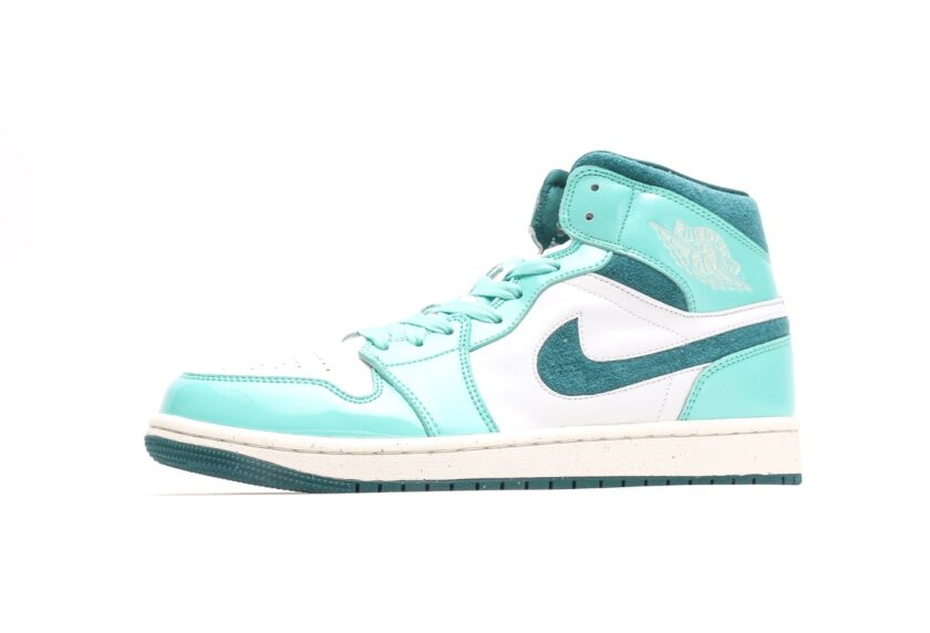 Air Jordan 1 Mid Chenille "Bleached Turquoise"