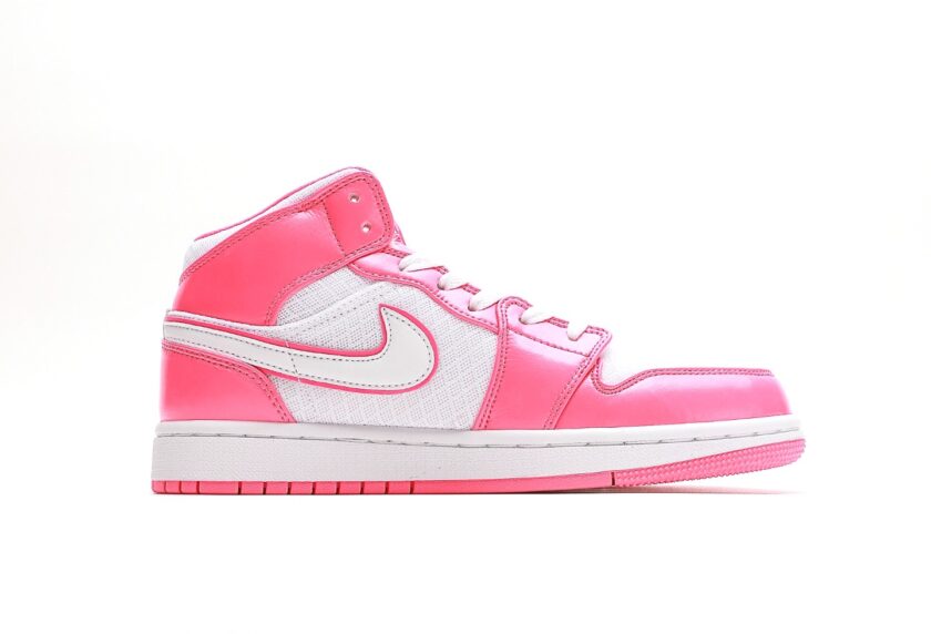 Air Jordan 1 Mid GS Hyper Pink - Image 2