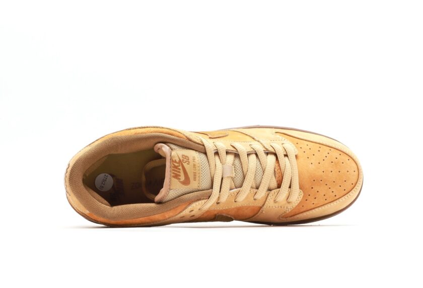 SB Dunk Low Reverse Wheat - Image 3