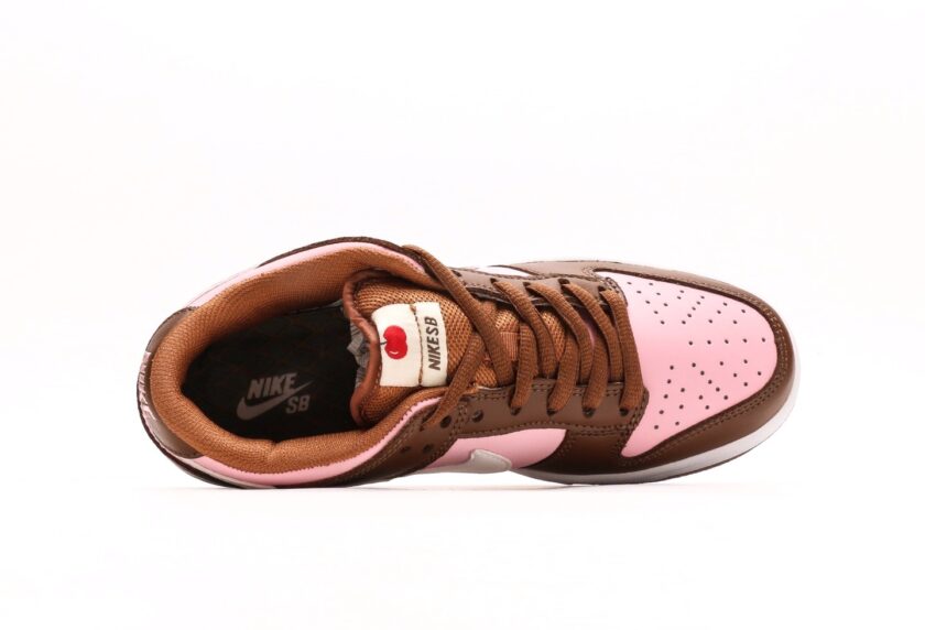 Stüssy x SB Dunk Low Pro 'Cherry' - Image 3