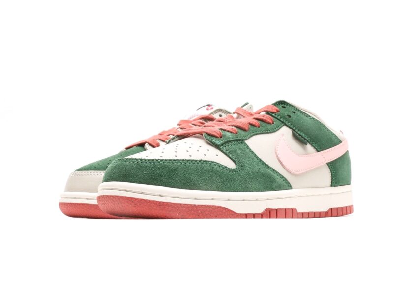 Dunk Low SE 'All Petals United' - Image 5