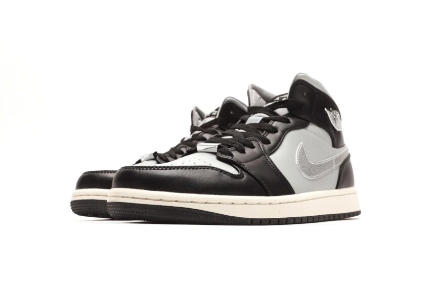 Air Jordan 1 Mid SE Black Chrome - Image 5