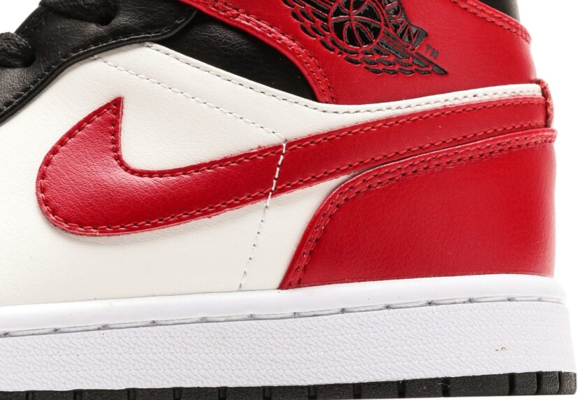 Air Jordan 1 Mid Black Toe - Image 7