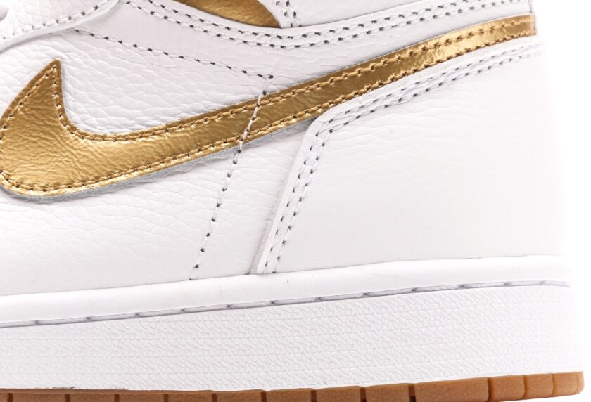 Air Jordan 1 High OG "Metallic Gold" - Image 7