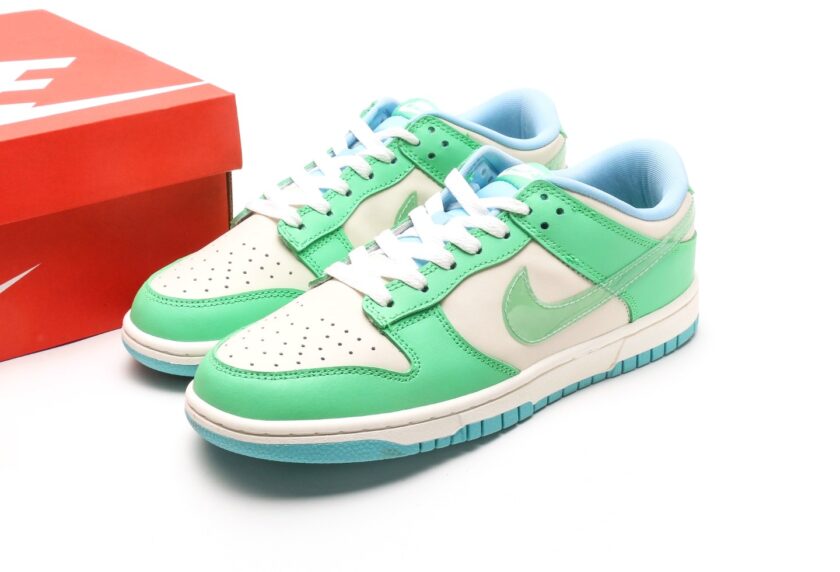 Dunk Low Green Shock - Image 9