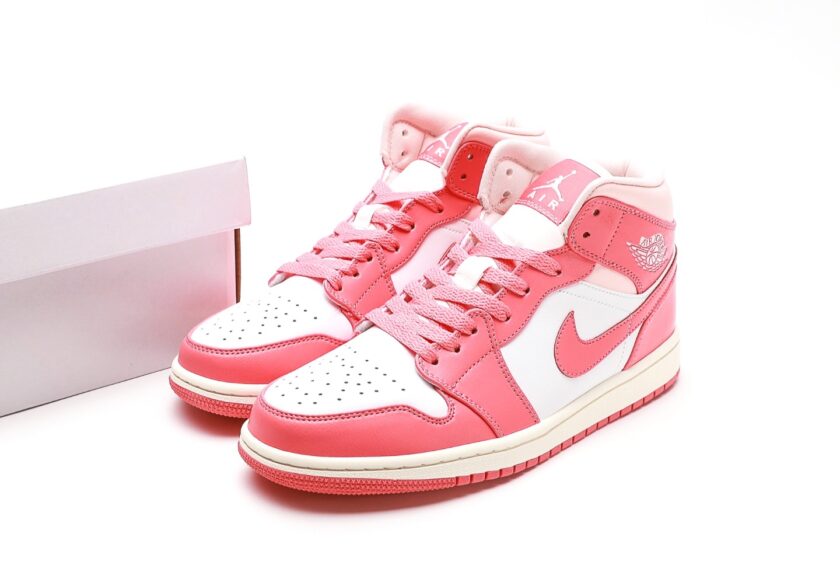 Air Jordan 1 Mid 'Strawberries and Cream' - Image 9