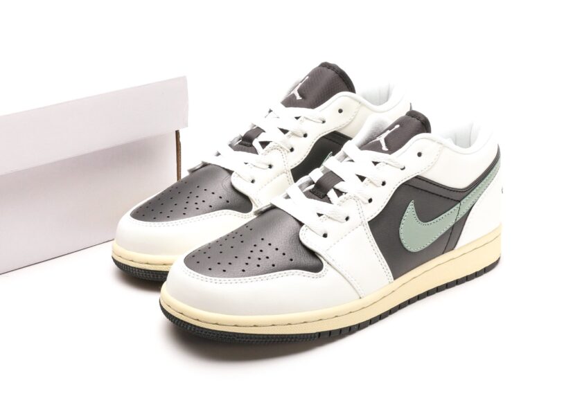 Air Jordan 1 Low 'Jade Smoke' - Image 9